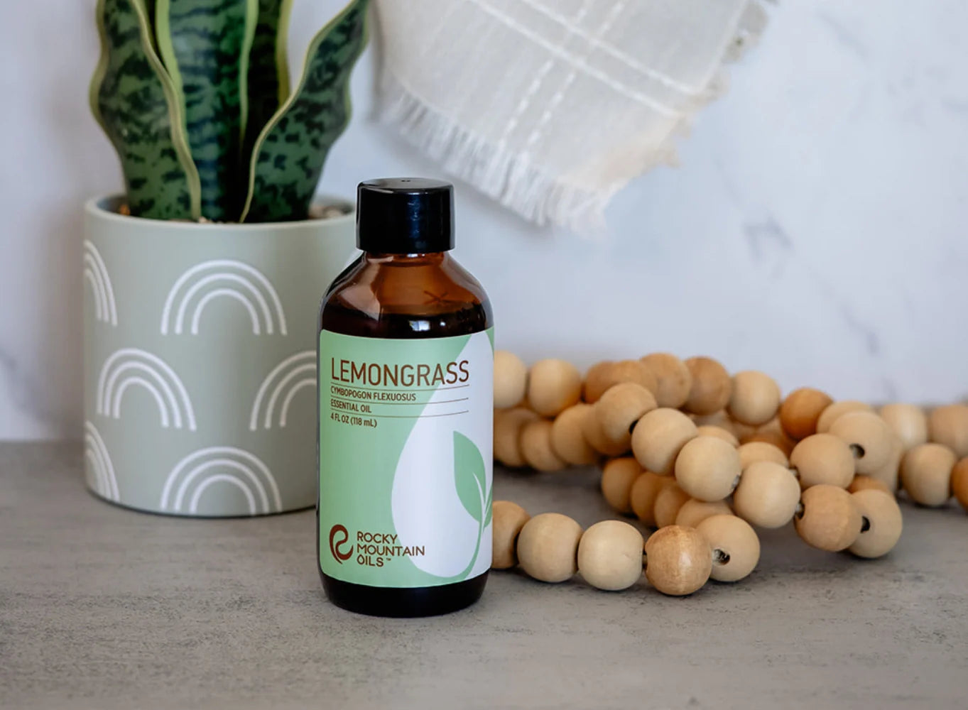 How to Use Lemongrass Essential Oil: A Comprehensive Guide